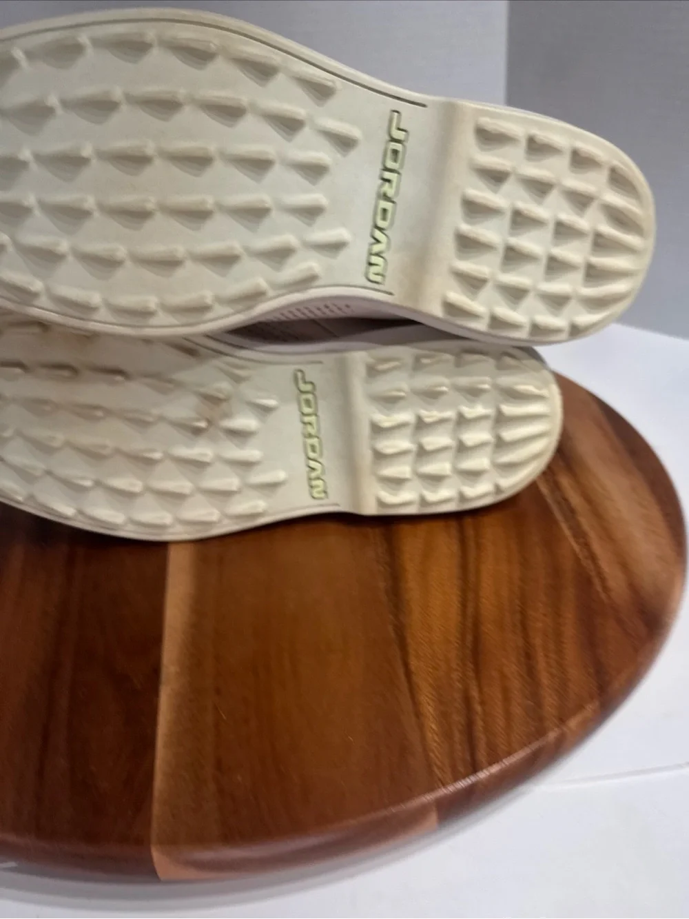 Jordan light cream